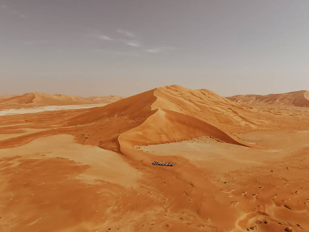 Wunderschöne Düne in der Wüste im Oman